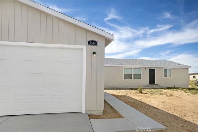 3614 Surrey Avenue, Yucca Valley, CA 92284