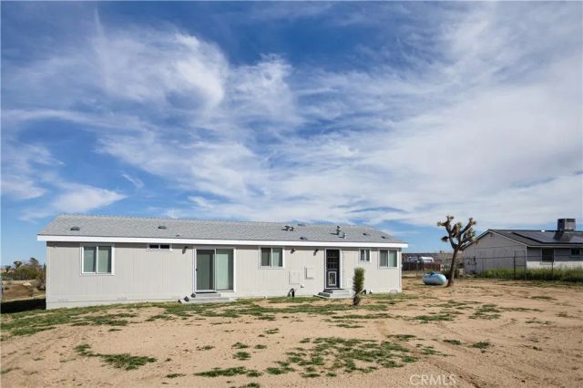 3614 Surrey Avenue, Yucca Valley, CA 92284