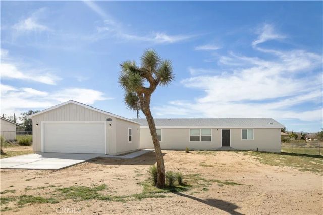 3614 Surrey Avenue, Yucca Valley, CA 92284