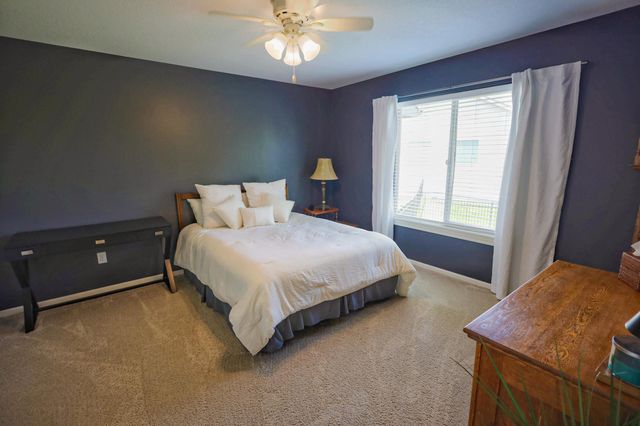 2722 N Woodridge St, Wichita, KS 67226