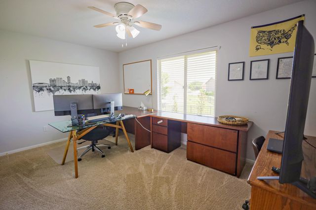 2722 N Woodridge St, Wichita, KS 67226