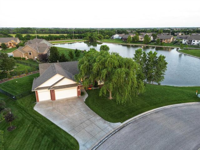 2722 N Woodridge St, Wichita, KS 67226