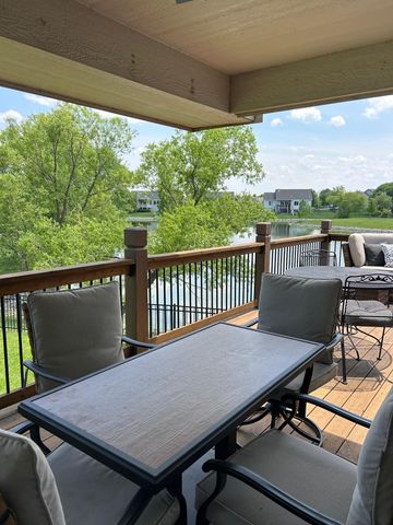 2722 N Woodridge St, Wichita, KS 67226