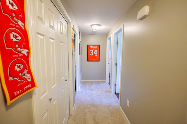 2722 N Woodridge St, Wichita, KS 67226