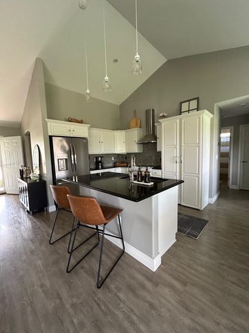 2722 N Woodridge St, Wichita, KS 67226