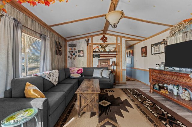 22590 W PACIFIC Street, Congress, AZ 85332