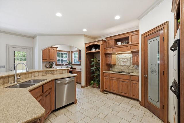 7804 E Dallas Street, Broken Arrow, OK 74014