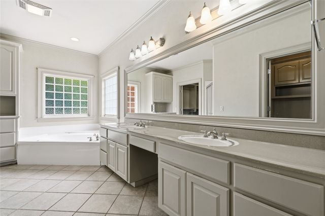 7804 E Dallas Street, Broken Arrow, OK 74014