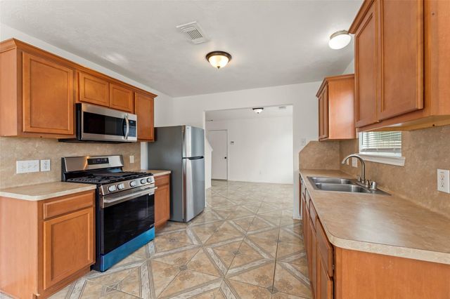1931 Blossom Breeze Lane, Rosenberg, TX 77469