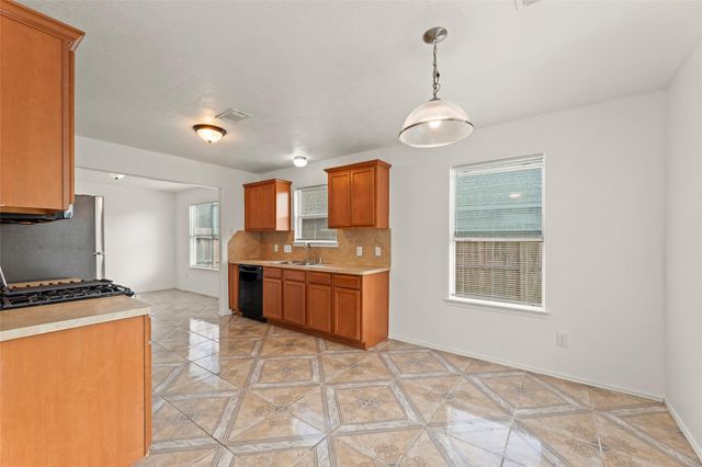 1931 Blossom Breeze Lane, Rosenberg, TX 77469
