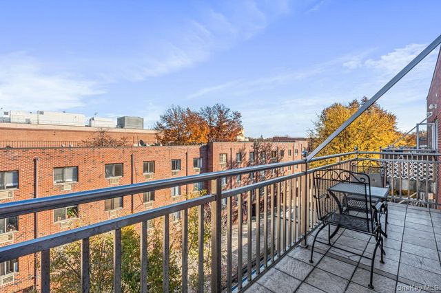 71-33 162nd Street B, Fresh Meadows, NY 11365