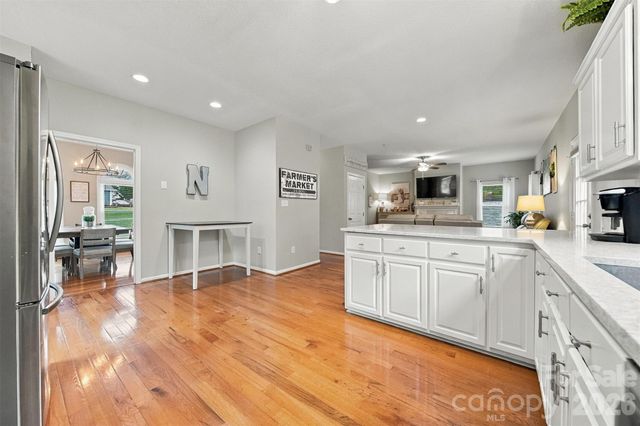 6057 Gold Creek Estate Drive, Hickory, NC 28601