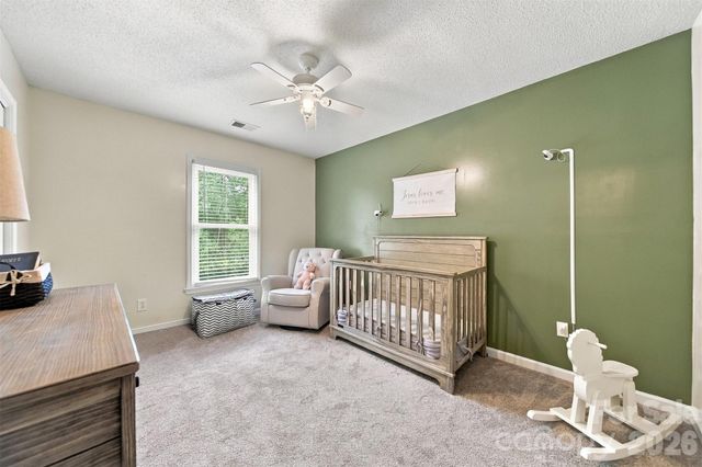 6057 Gold Creek Estate Drive, Hickory, NC 28601
