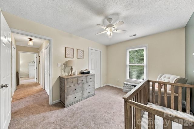 6057 Gold Creek Estate Drive, Hickory, NC 28601