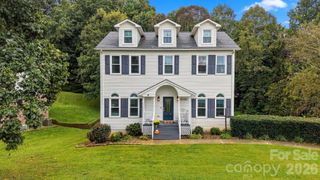 6057 Gold Creek Estate Drive, Hickory, NC 28601