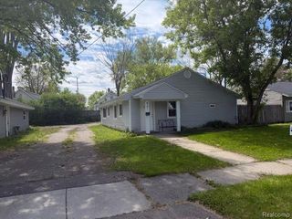 935 Ingleside Avenue, Flint, MI 48507