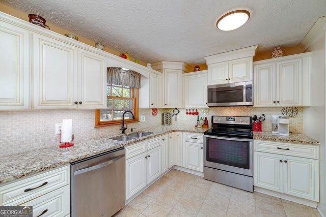 155 Southmoor Circle, Stockbridge, GA 30281