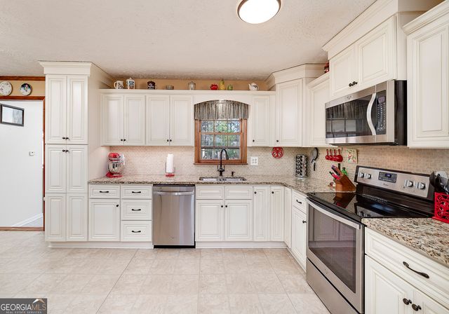 155 Southmoor Circle, Stockbridge, GA 30281