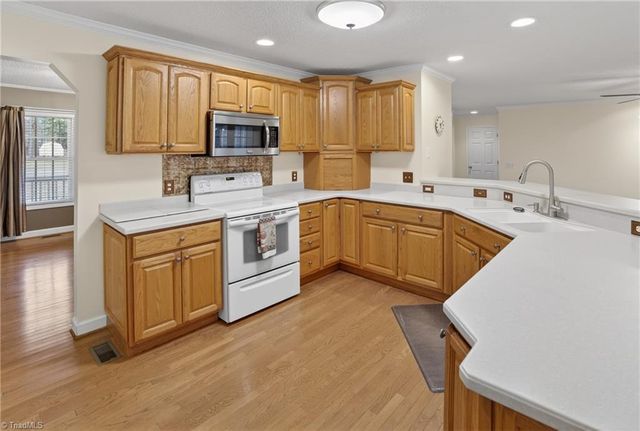 2194 Pine Creek Ridge, Asheboro, NC 27205