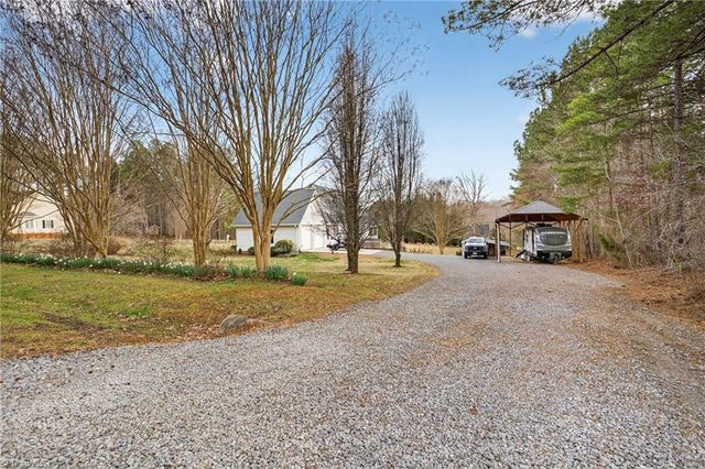 2194 Pine Creek Ridge, Asheboro, NC 27205