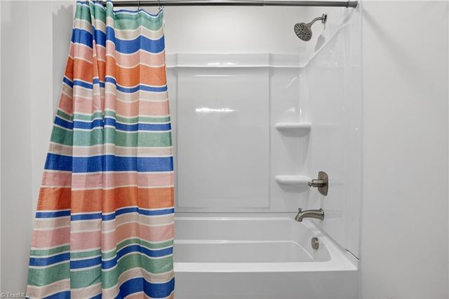 2194 Pine Creek Ridge, Asheboro, NC 27205