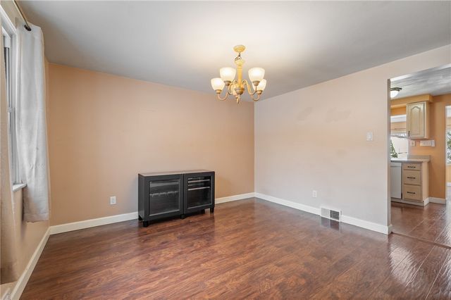 4706 E Willock Rd, Whitehall, PA 15227