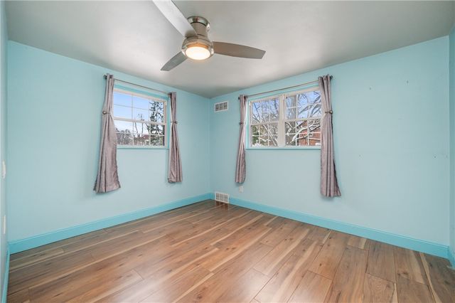 4706 E Willock Rd, Whitehall, PA 15227