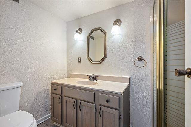 4706 E Willock Rd, Whitehall, PA 15227