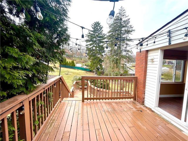 4706 E Willock Rd, Whitehall, PA 15227