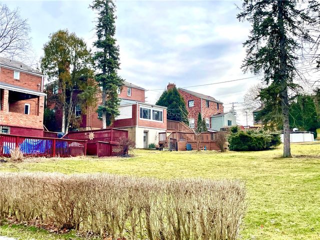 4706 E Willock Rd, Whitehall, PA 15227