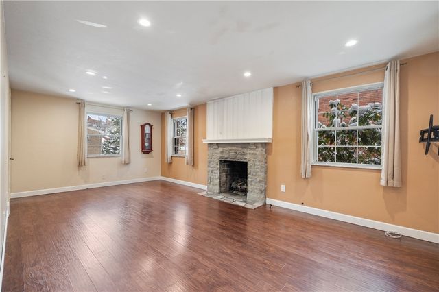 4706 E Willock Rd, Whitehall, PA 15227