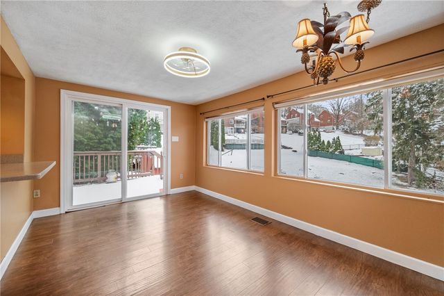 4706 E Willock Rd, Whitehall, PA 15227