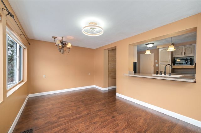 4706 E Willock Rd, Whitehall, PA 15227