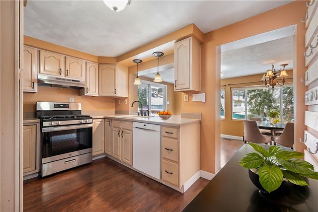 4706 E Willock Rd, Whitehall, PA 15227