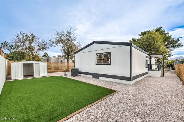 1879 Quintearo Street, Las Vegas, NV 89115