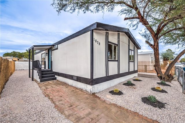 1879 Quintearo Street, Las Vegas, NV 89115