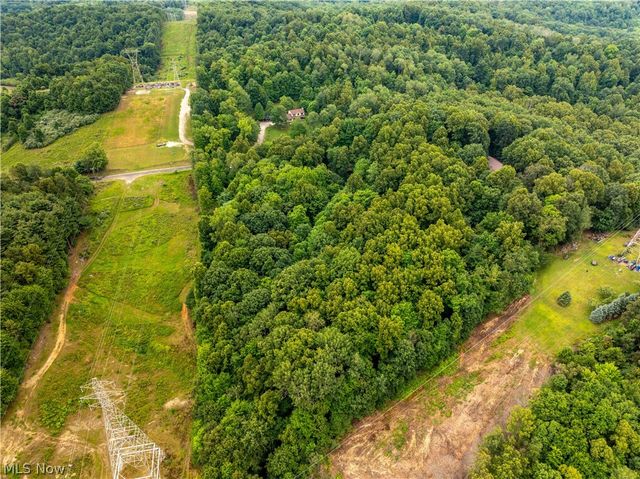 7924 Eberhart Road NW, Dover, OH 44622