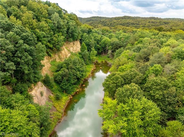 7924 Eberhart Road NW, Dover, OH 44622