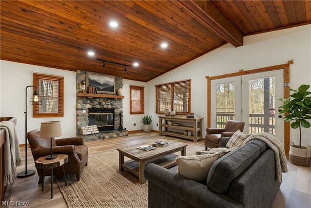 7924 Eberhart Road NW, Dover, OH 44622