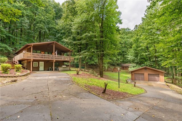 7924 Eberhart Road NW, Dover, OH 44622