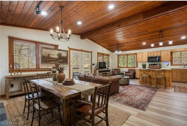 7924 Eberhart Road NW, Dover, OH 44622