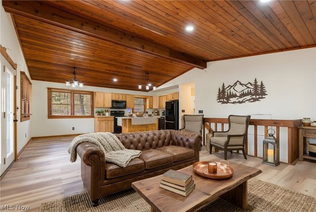 7924 Eberhart Road NW, Dover, OH 44622