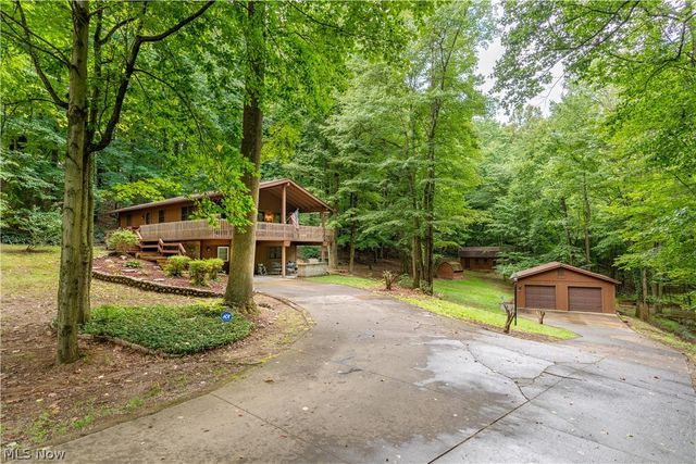 7924 Eberhart Road NW, Dover, OH 44622