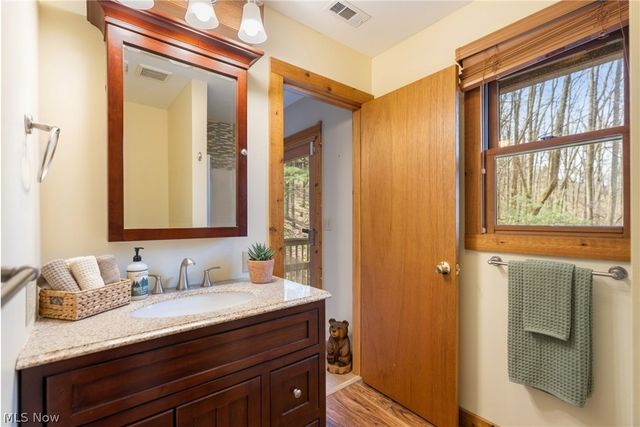 7924 Eberhart Road NW, Dover, OH 44622