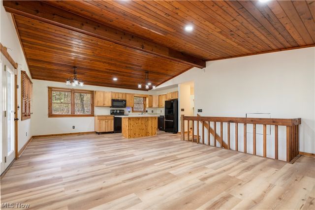 7924 Eberhart Road NW, Dover, OH 44622