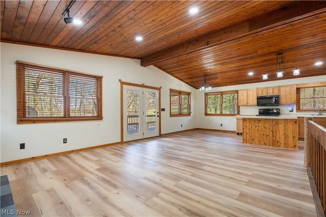 7924 Eberhart Road NW, Dover, OH 44622