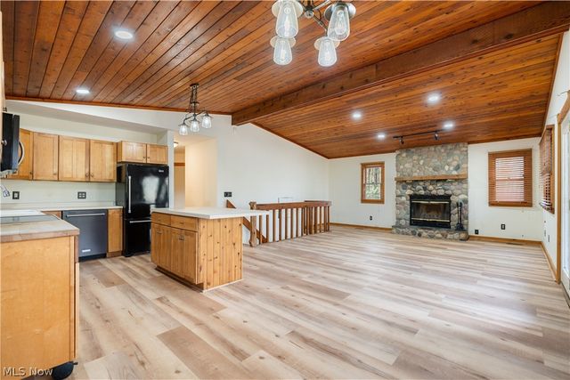 7924 Eberhart Road NW, Dover, OH 44622