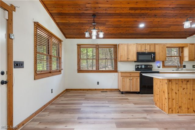 7924 Eberhart Road NW, Dover, OH 44622