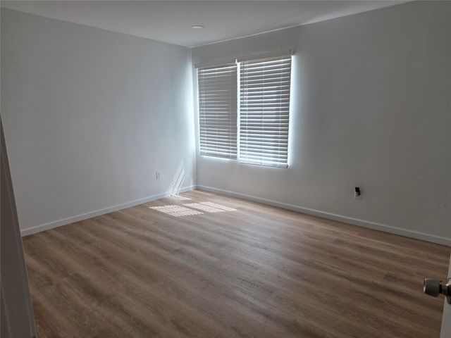 2231 CLARKSVILLE Street, Paris, TX 75460