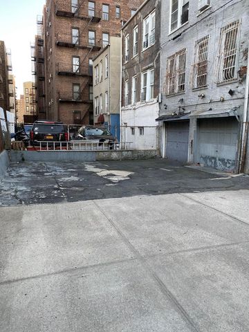 1126 Ward Avenue, Bronx, NY 10472